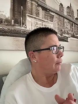 voluptuous-minx online show from December 4, 2025, 12:14 pm