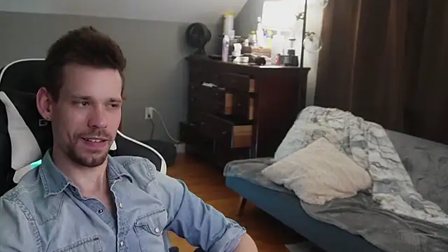 Snapshot of RomanPleaser chatting on December 20, 2025, 10:44 am RomanPleaser online show from December 20, 2025, 10:44 am