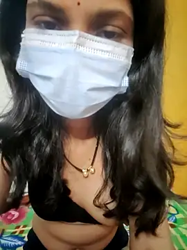 Shivani2002 online show from November 16, 2025, 5:07 pm