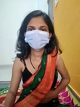 Shivani2002 online show from November 21, 2025, 5:33 pm