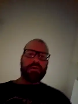 PleaseDegradeMyBody online show from December 18, 2025, 5:35 am