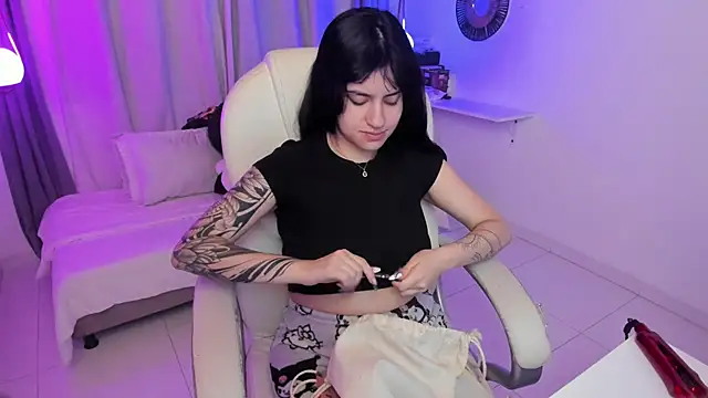 kurito  online show from November 17, 2025, 3:12 am