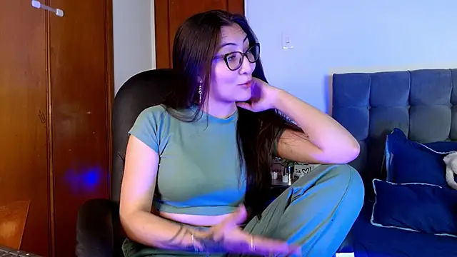 Liana 99 online show from September 17, 2025, 4:41 pm