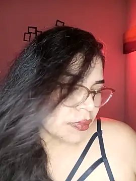Snapshot of Diamily chatting on October 22, 2025, 4:02 am Diamily online show from October 22, 2025, 4:02 am