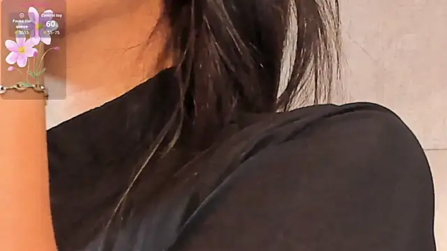 VioletHilton online show from November 20, 2025, 7:46 pm