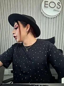 Snapshot of Lilith_Zamara chatting on October 30, 2025, 9:04 pm Lilith Zamara online show from October 30, 2025, 9:04 pm