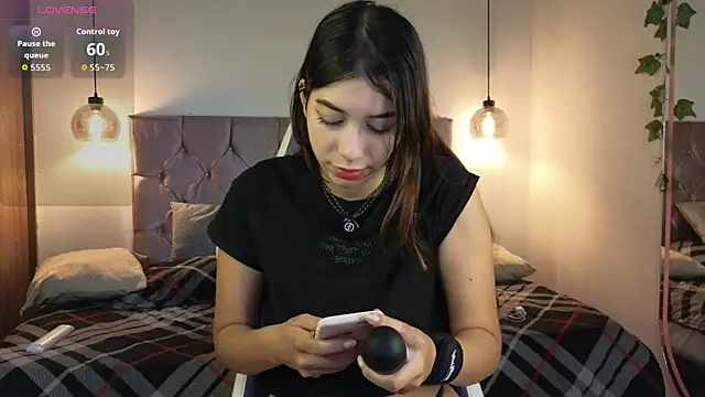 Snapshot of lila_min chatting on September 15, 2025, 1:55 pm lila min online show from September 15, 2025, 1:55 pm