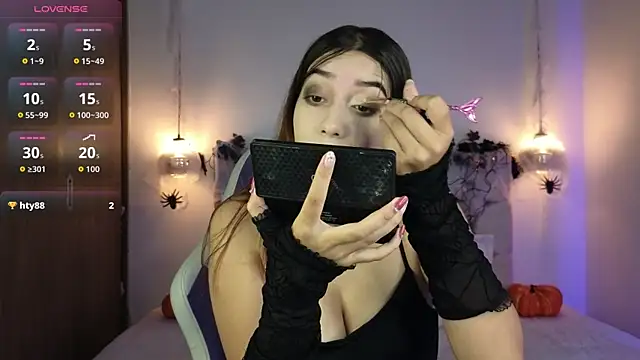 Snapshot of lila_min chatting on October 4, 2025, 2:37 pm lila min online show from October 4, 2025, 2:37 pm