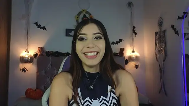 Snapshot of lila_min chatting on October 11, 2025, 1:53 pm lila min online show from October 11, 2025, 1:53 pm