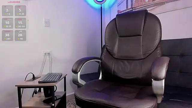 Snapshot of Dash_Bukoski chatting on December 13, 2025, 7:53 pm Dash Bukoski online show from December 13, 2025, 7:53 pm