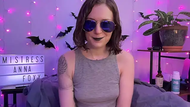 mistressannafoxx online show from November 4, 2025, 6:18 pm