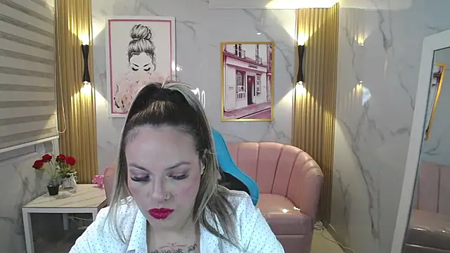 Snapshot of Jade_Jones_a chatting on October 2, 2025, 3:57 am Jade Jones a online show from October 2, 2025, 3:57 am