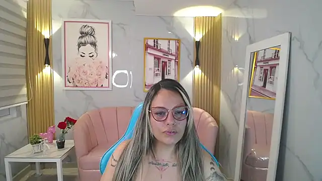 Snapshot of Jade_Jones_a chatting on November 5, 2025, 3:39 am Jade Jones a online show from November 5, 2025, 3:39 am