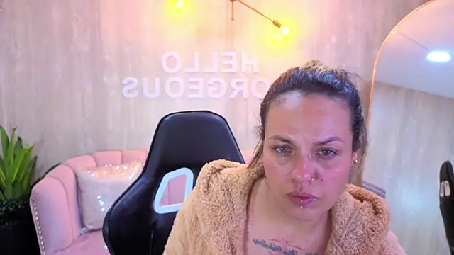 Snapshot of Jade_Jones_a chatting on November 14, 2025, 3:49 am Jade Jones a online show from November 14, 2025, 3:49 am