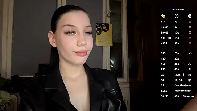 Snapshot of AlfredaBillegas chatting on October 7, 2025, 6:16 pm AlfredaBillegas online show from October 7, 2025, 6:16 pm
