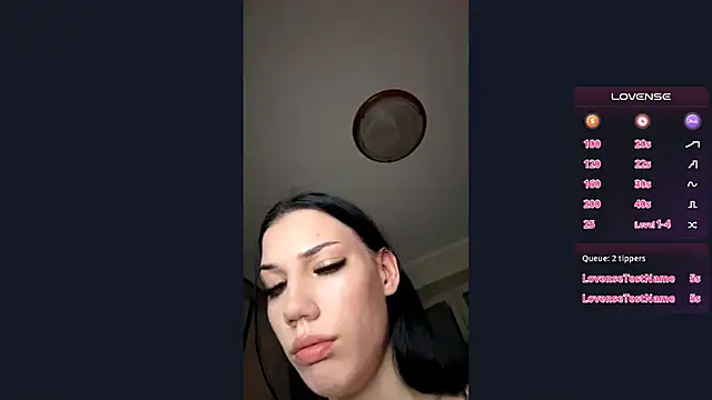Snapshot of AlfredaBillegas chatting on October 16, 2025, 5:03 pm AlfredaBillegas online show from October 16, 2025, 5:03 pm