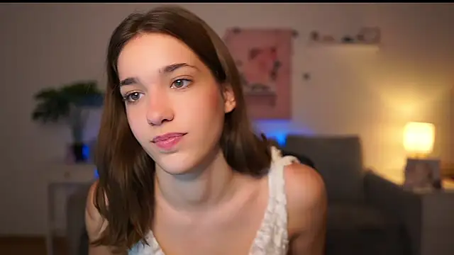 kissie cat online show from October 10, 2025, 1:10 pm