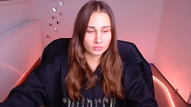 Stefanie Sweet online show from October 10, 2025, 6:23 am