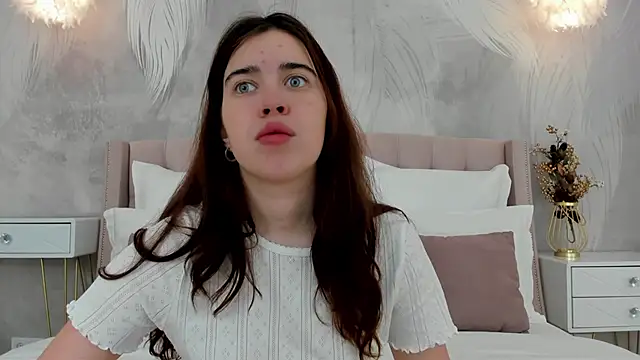 Snapshot of KimberlyBond chatting on September 30, 2025, 3:06 pm KimberlyBond online show from September 30, 2025, 3:06 pm