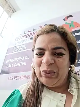 Mia-Glow online show from November 14, 2025, 12:04 pm