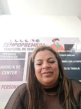 Mia-Glow online show from November 29, 2025, 1:14 pm