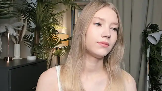 Snapshot of ChinBonnell chatting on October 26, 2025, 5:46 am ChinBonnell online show from October 26, 2025, 5:46 am