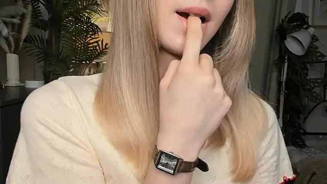 Snapshot of ChinBonnell chatting on November 8, 2025, 5:40 am ChinBonnell online show from November 8, 2025, 5:40 am