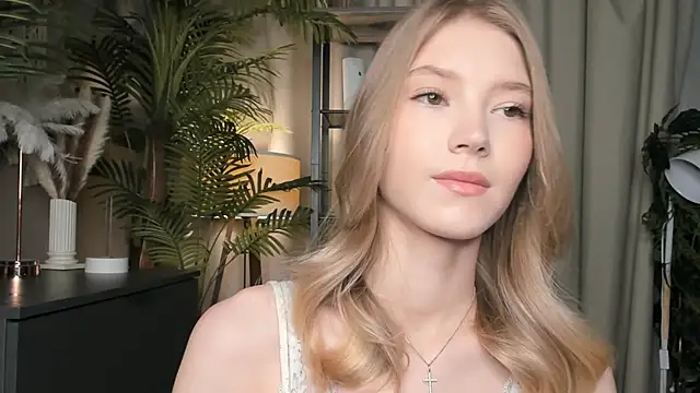 Snapshot of ChinBonnell chatting on November 9, 2025, 5:39 am ChinBonnell online show from November 9, 2025, 5:39 am