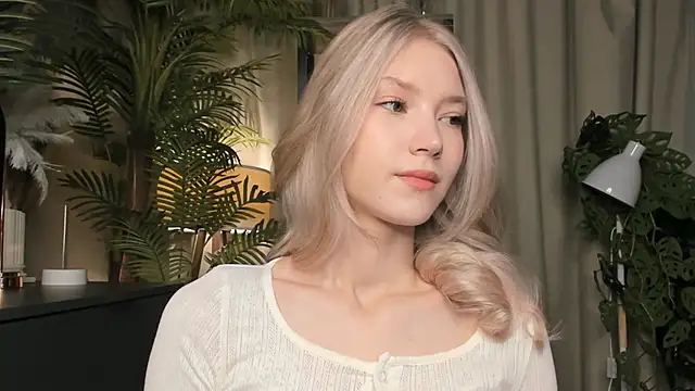 Snapshot of ChinBonnell chatting on December 3, 2025, 5:48 am ChinBonnell online show from December 3, 2025, 5:48 am