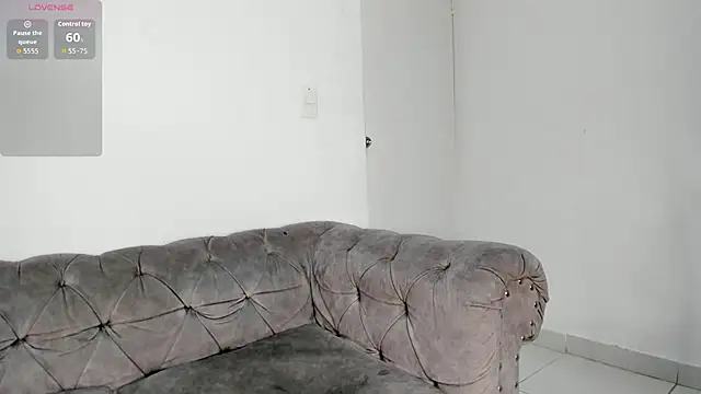 OwenStonne  online show from September 23, 2025, 4:04 am