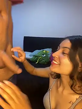 Snapshot of hotwife26 chatting on October 28, 2025, 12:30 pm hotwife26 online show from October 28, 2025, 12:30 pm