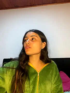 Snapshot of hotwife26 chatting on December 3, 2025, 3:03 am hotwife26 online show from December 3, 2025, 3:03 am