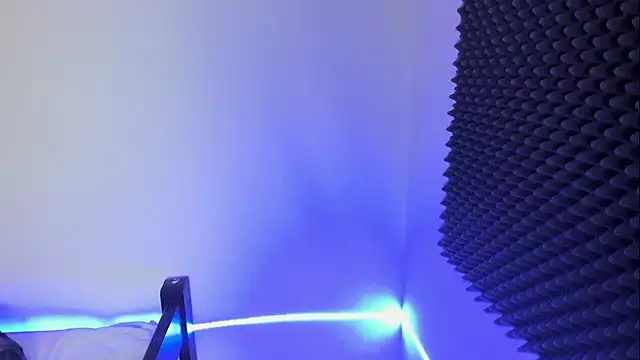 Ellope  online show from October 7, 2025, 3:36 am