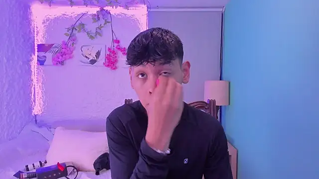 zeus blaze online show from October 30, 2025, 4:03 am