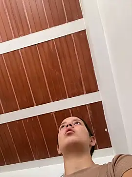 Mia jhoonson online show from November 7, 2025, 2:50 pm