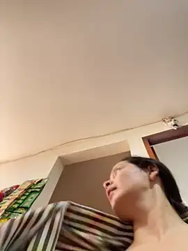 Mia jhoonson online show from November 28, 2025, 12:08 pm