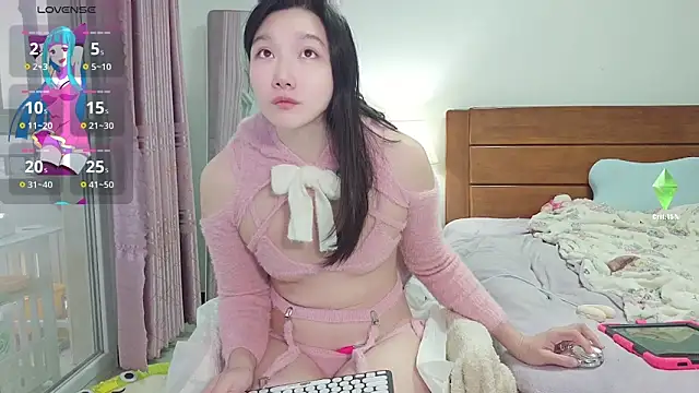 Eulalia-A online show from November 17, 2025, 2:39 am