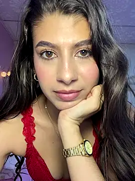 Lenapink19 online show from November 28, 2025, 7:49 pm