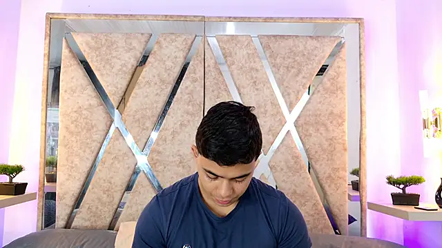 jayd muscle online show from December 16, 2025, 3:44 am