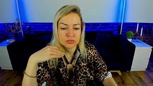 Snapshot of Anna_Snows chatting on October 25, 2025, 6:02 pm Anna Snows online show from October 25, 2025, 6:02 pm