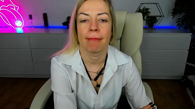 Snapshot of Anna_Snows chatting on November 26, 2025, 6:36 am Anna Snows online show from November 26, 2025, 6:36 am