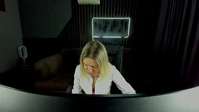 Snapshot of Anna_Snows chatting on December 14, 2025, 6:30 am Anna Snows online show from December 14, 2025, 6:30 am