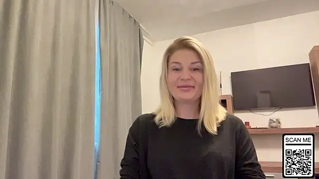 Snapshot of Blondie_xoxoxo chatting on October 7, 2025, 8:22 am Blondie xoxoxo online show from October 7, 2025, 8:22 am