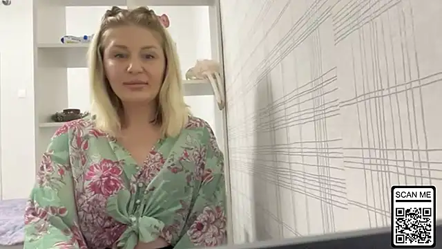 Snapshot of Blondie_xoxoxo chatting on November 11, 2025, 12:38 pm Blondie xoxoxo online show from November 11, 2025, 12:38 pm