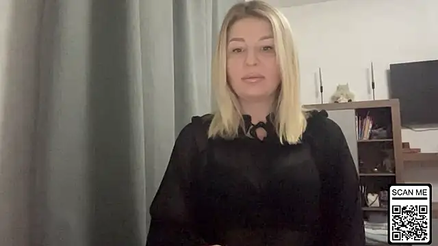 Snapshot of Blondie_xoxoxo chatting on December 2, 2025, 5:19 pm Blondie xoxoxo online show from December 2, 2025, 5:19 pm