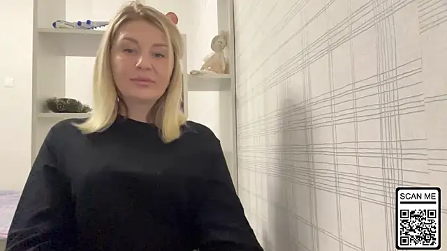 Snapshot of Blondie_xoxoxo chatting on December 4, 2025, 5:32 pm Blondie xoxoxo online show from December 4, 2025, 5:32 pm
