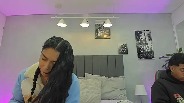 violet and myers online show from October 21, 2025, 11:33 am