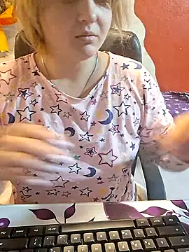 qSensi online show from November 27, 2025, 11:18 pm