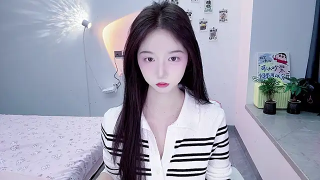 Snapshot of suger-TT chatting on October 10, 2025, 1:21 pm suger-TT online show from October 10, 2025, 1:21 pm