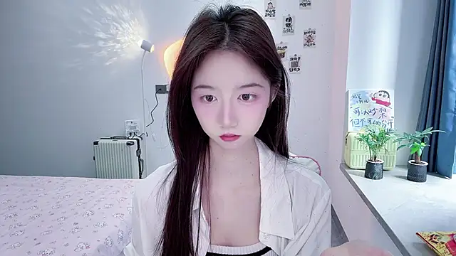 suger-TT online show from November 18, 2025, 4:06 am